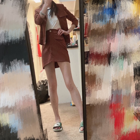 Red jacket + skirt - Picture 1 of 3